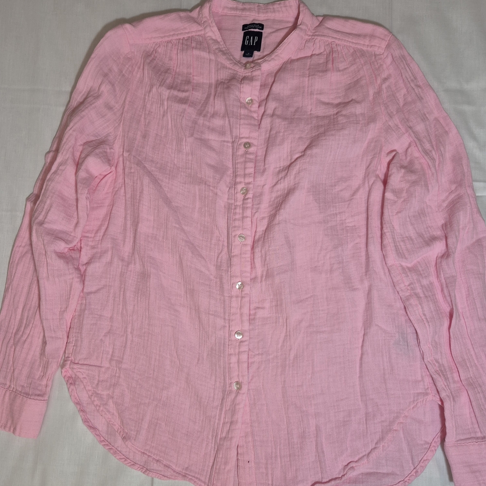 GAP Women's Pink Shirt